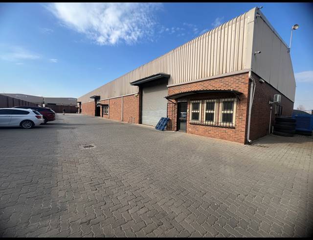 1,300M² WAREHOUSE TO LET IN ALRODE SOUTH